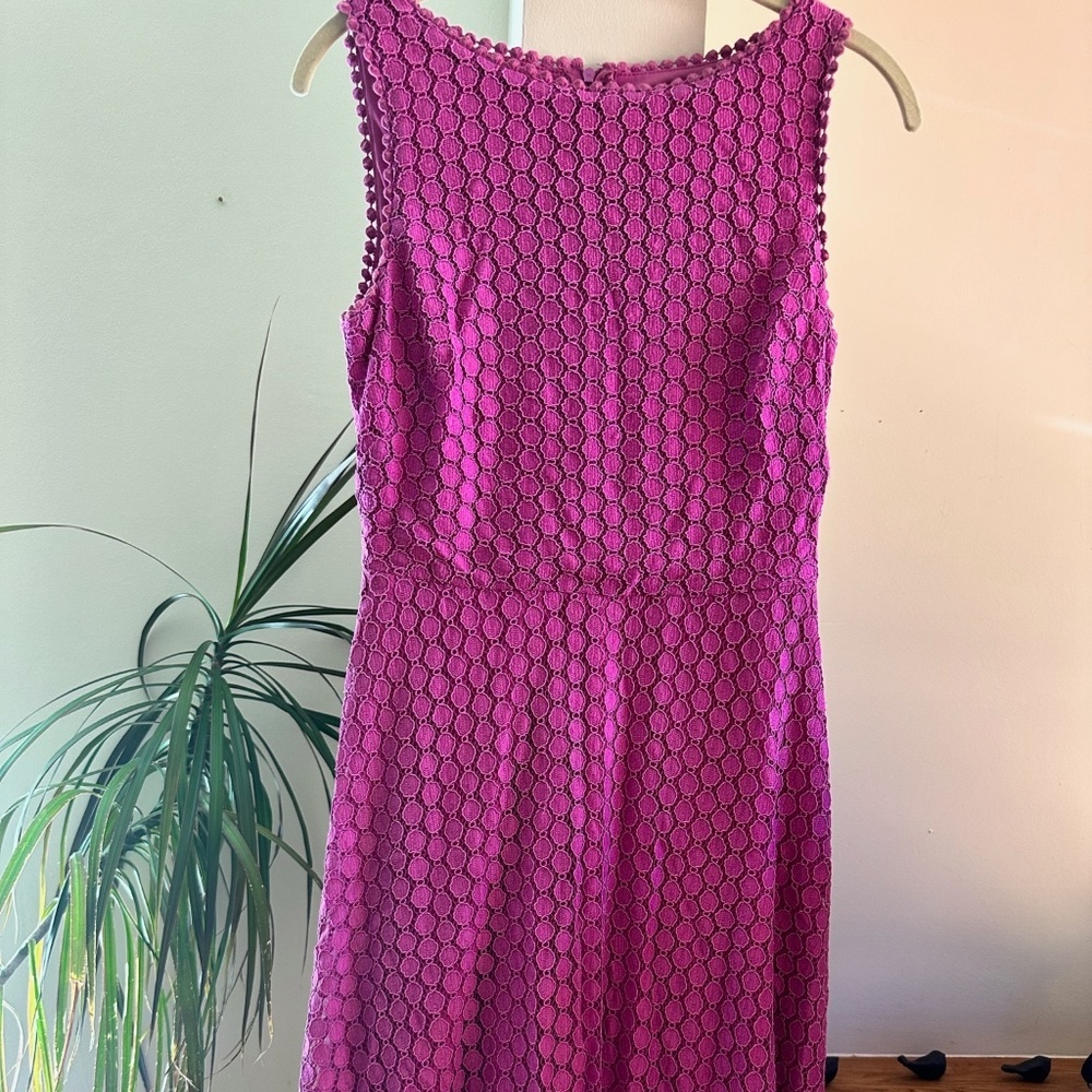 EUC London Times Size 2 BERRY Geometric Dot SLEEVELESS A-LINE DRESS